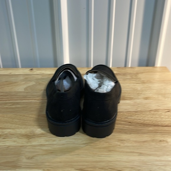 Journee Collection Women’s Flats Size 6.5 - Picture 3 of 5